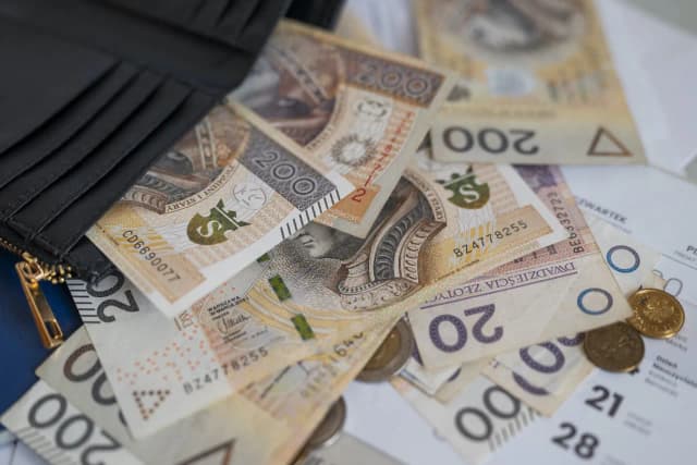 500 plus kiedy składać wniosek, aby nie stracić świadczenia